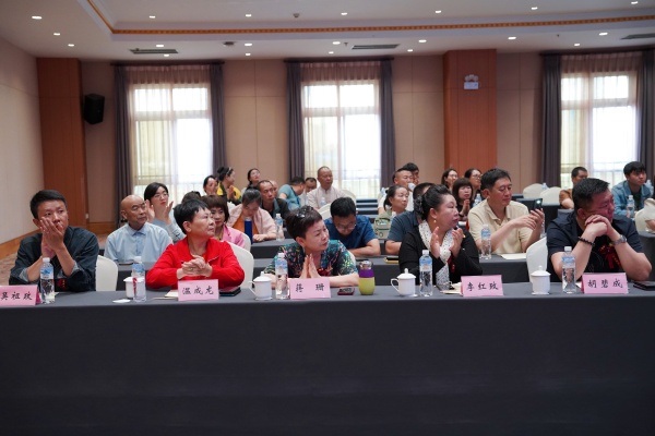 第七届国际碳业发展高峰论坛在云南昆明落幕 巨量集团抽奖送万元大奖掀高潮